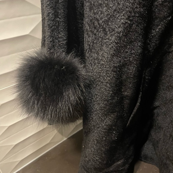 Finland Dyed Blur Fox Fur Trimmed Coat wool body - Picture 4 of 12